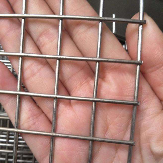 不銹鋼電焊網的質量辨別方法